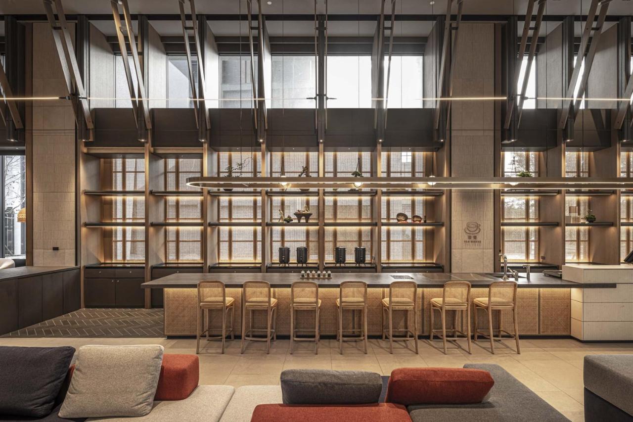 Lakeshore Hotel Hualien Taroko Shunan Exterior foto The R&D bar at the Starbucks Reserve Roastery in Seattle