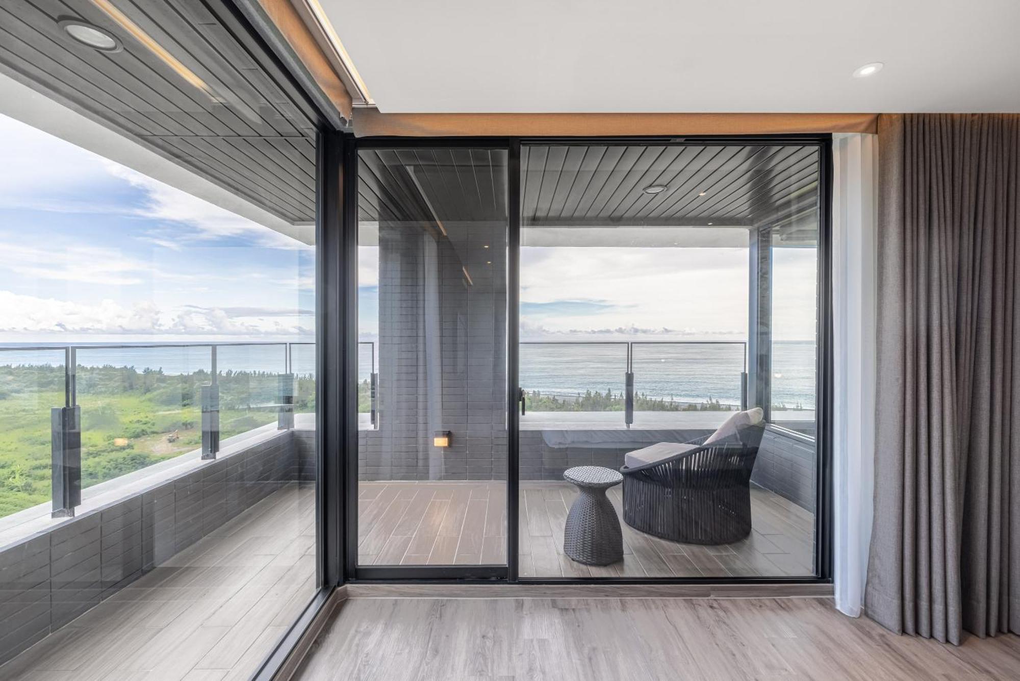 Lakeshore Hotel Hualien Taroko Shunan Cameră foto A sliding door